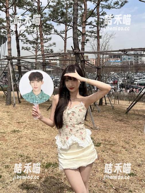 17吃瓜网 17吃瓜网登陆ios后,好瓜如潮水般扑面而来,让我芳心暗许,这算恋爱吗?