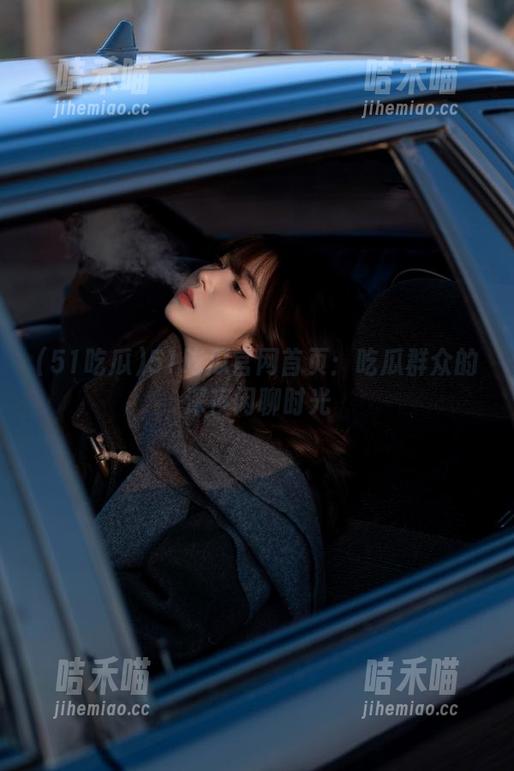 51吃瓜官网首页：吃瓜群众的深夜闲聊时光