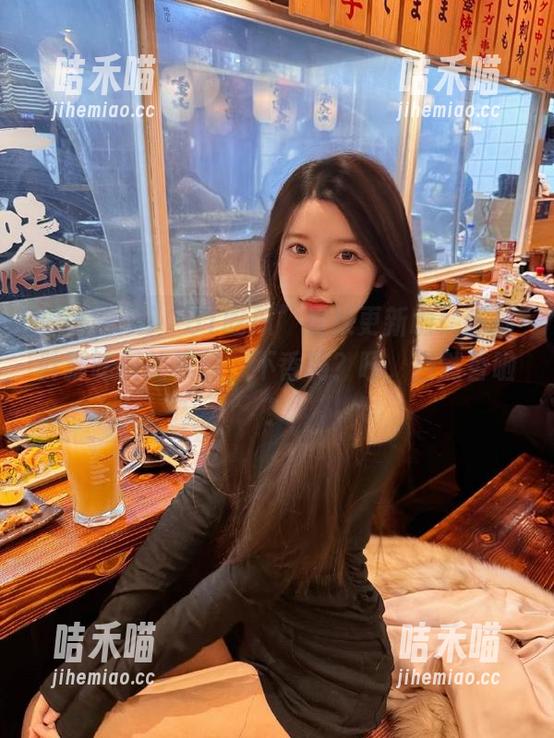 “51吃瓜”视频更新啦！瞧那胖猫吃瓜的模样，不香吗？呸，当然香啦！