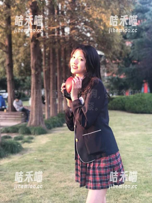 直达51吃瓜网，共享今日的“美味”奇谈。