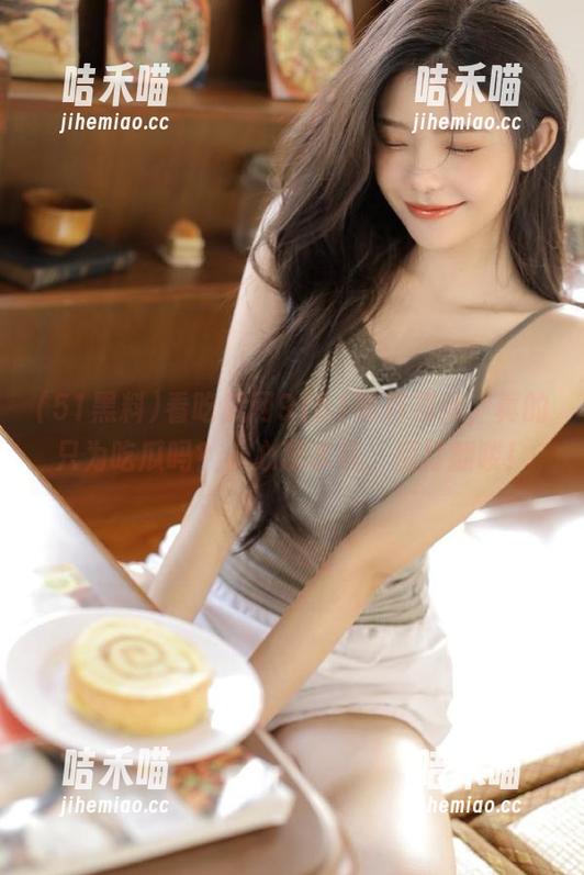 51黑料 看吃瓜网9151黑料视频,真的只为吃瓜吗?小心那水瓶,别打翻喽!