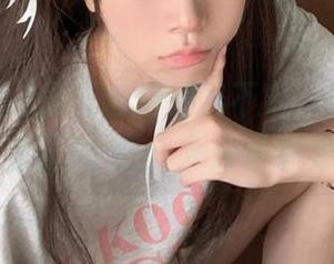 最新话题层出不穷，吃瓜群众还得滑到718.sx去提升眼力呢。