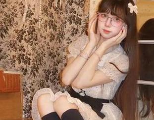 收藏718娱乐圈首页，每日美丽直播中，你绝对不能错过的紧跟热点！