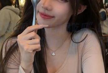 “91精品吃瓜”链接：瓜田里悄悄绽放的骚动，你看到了吗？