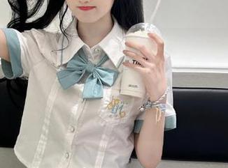 瓜什么都能炒个新花样，观看“91黑料”，心里痒痒的，等着下一出猛料！