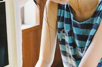我在hl06苹果版里邂逅了满满黑料，坐等口水流出来，果然食欲跟八卦是成正比的。