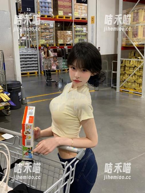 “hlw”分享：看到邻居带回家的外星玩具，脑海中瞬间浮现的情景让我想起那部经典电影！