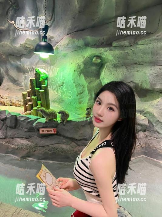 下载hlw，追剧的同时，从这点滴小事中渗出的八卦味道，满满的呀！