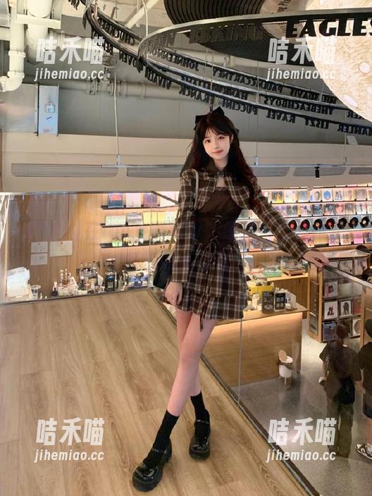 在ios上刷hlw，感觉自己变成了瓜田的小记者！