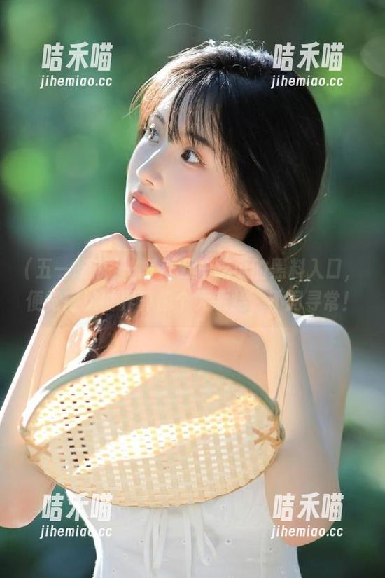 一打开五一吃瓜的黑料入口，便觉得这世界真像个大杂烩，不同寻常！