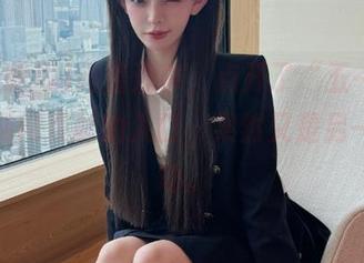 闲着没事，点开了“五一吃瓜”官网网页版的入口，果然又是另一番天地。
