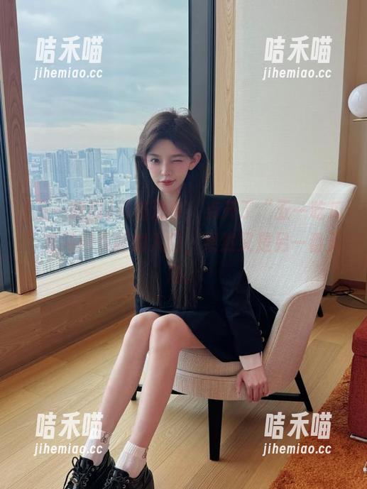 闲着没事，点开了“五一吃瓜”官网网页版的入口，果然又是另一番天地。