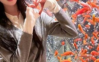 吃瓜头条苹果版：听说只有内心够强大的人才能扛起这份瓜的重任。