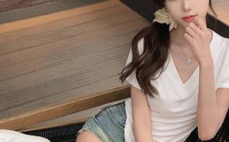 在“吃瓜网”app的入口前磨蹭，仿佛我在给生活加点料？