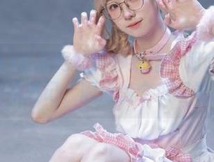 吃瓜网的绝妙线路：朝阳下的八卦漫游记，顺便捡个瓜好看！