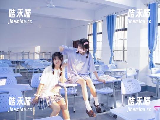 本来是想进“我爱五一吃瓜”入口，结果被边上八卦吸引太久