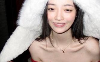 海角吃瓜永久传送门，黑料疯狂来袭，收好你的瓜！
