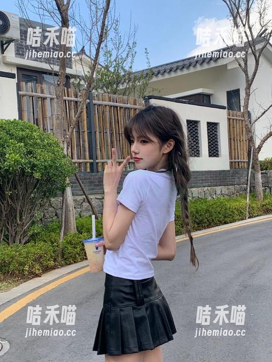 网曝吃瓜 打开“网曝吃瓜”的下载,居然发现我也有联想和走心的时刻……
