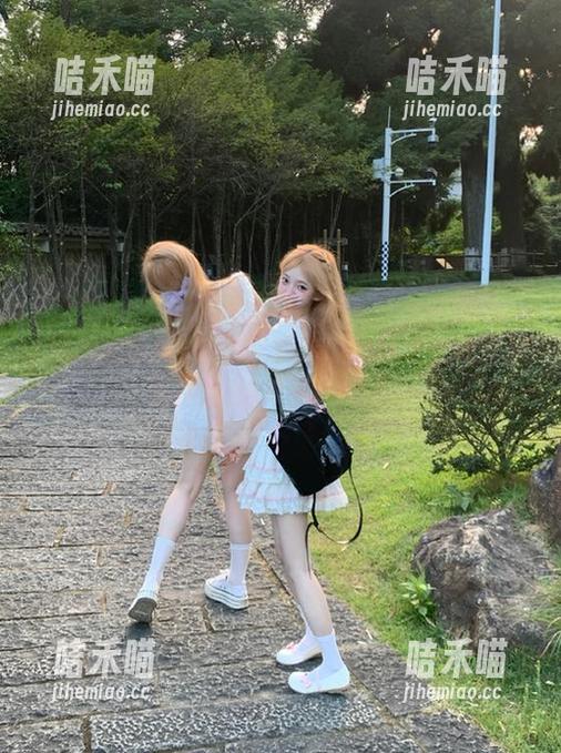 黑料吃瓜网 这个黑料吃瓜网地址在线等你来探险,结果只剩吃瓜。