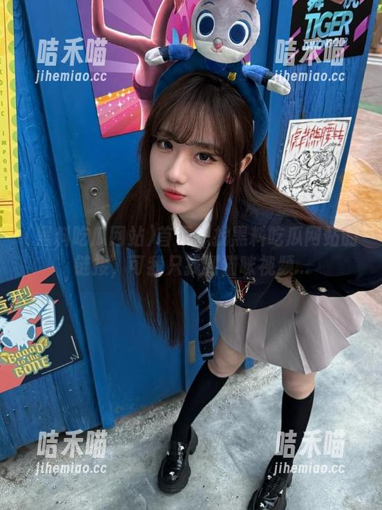 首页想找黑料吃瓜网站的链接，可我只找到猫咪视频...