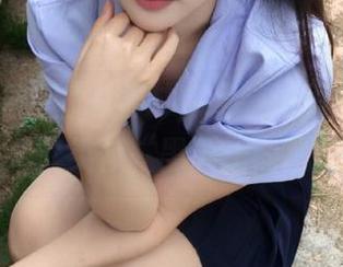 观看时，我脑海里闪过，是否还有其它类似“黑料正能量”的……