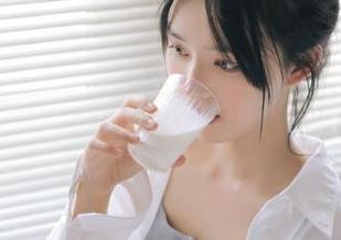 黑料社最新资讯：永久的白月光，还是一场泡影？