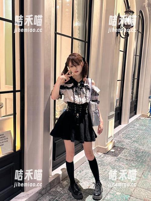 黑料网 这条线路通向www.黑料网,果然八卦与神秘全在这里相遇,哈哈!