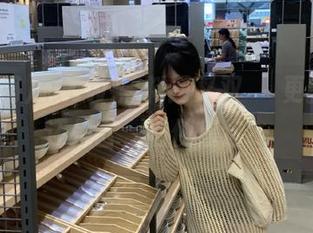 www.黑料网又双叒叕更新，糖还是苦，随便你选！