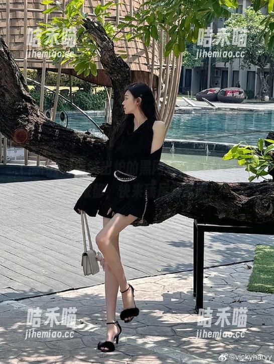 黑网料 新鲜出炉的黑网料,今天的瓜味更加浓郁,快来舔屏畅享吧!